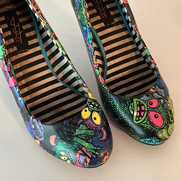 Iron Fist Multicolor Graphic Heels - Picture 7 of 8